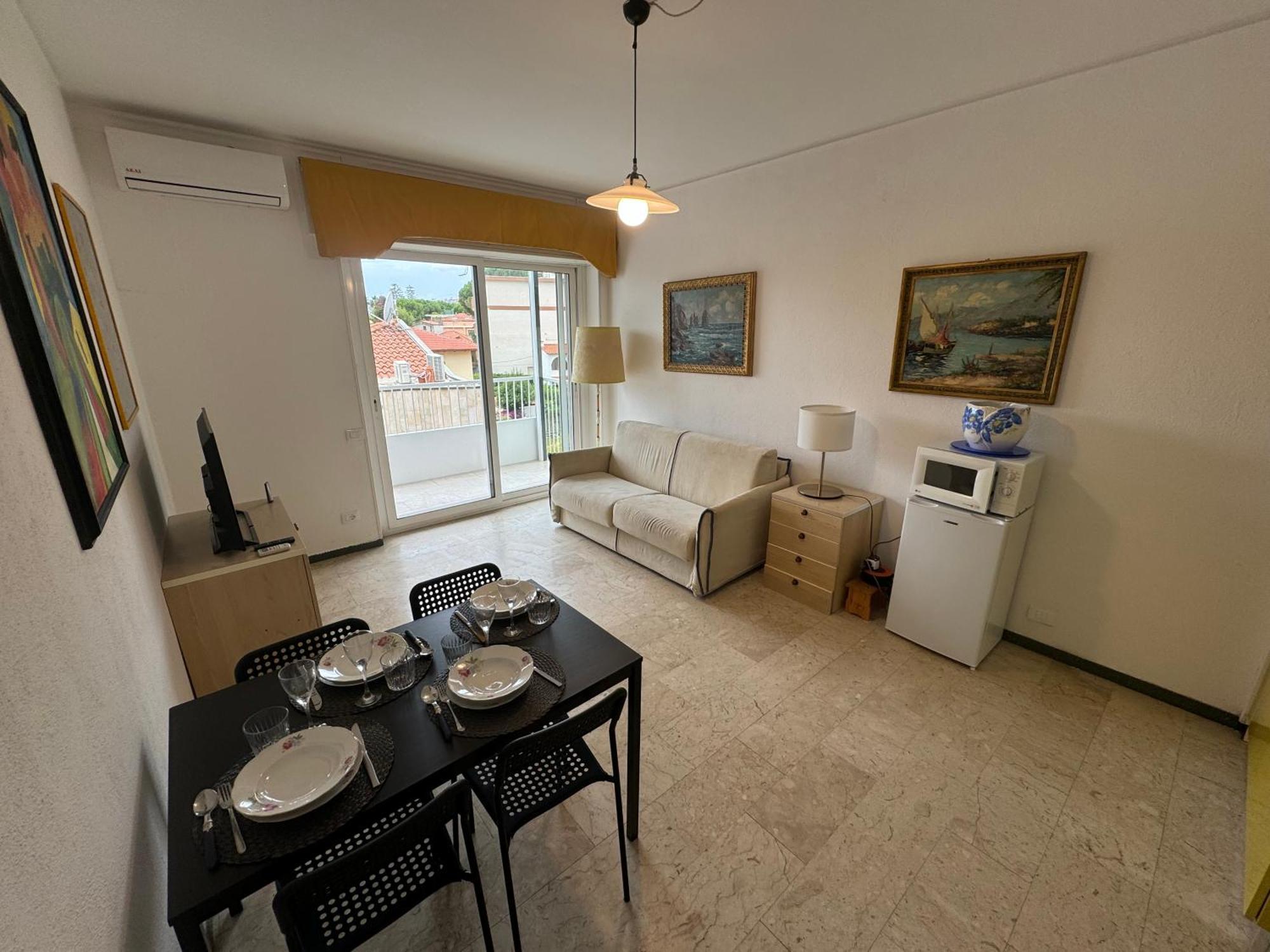 Tirrenia Beach House - Sea Front With Private Beach Sanremo Esterno foto