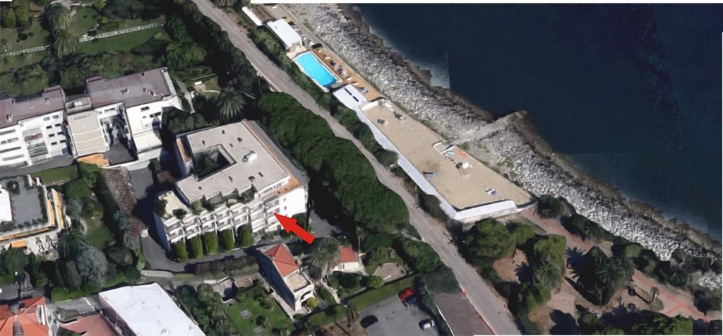 Tirrenia Beach House - Sea Front With Private Beach Sanremo Esterno foto